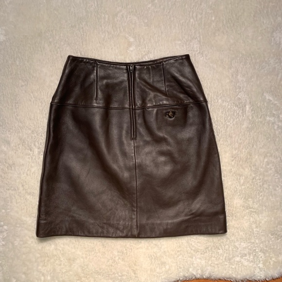Vintage brown Lord and Taylor leather skirt 🍫 - Picture 3 of 4
